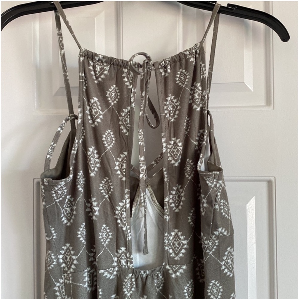 Dress - Picture 5 of 5